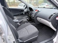 Gebraucht Kia Ceed 126 PS (92 kW) 2009 Silber Kleinwagen