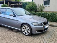 Gebraucht BMW 320 184 PS (135 kW) 2010 Grau Kombi