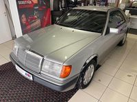 Używany Mercedes E220 150 KM (110 kW) 1993 Szary Coupe
