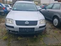 Usata VW Passat 102 CV (75 kW) 2003 Grigio Station wagon