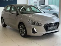 Gebraucht Hyundai i30 Trend 140 PS (102 kW) 2018 White sand Kleinwagen