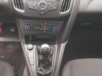 Gebraucht Ford Focus Ambiente 101 PS (74 kW) 2016 Blau Limousine