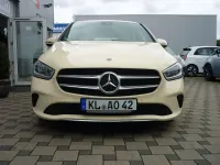 Gebraucht Mercedes B180 Style 116 PS (85 kW) 2021 Beige Kleinwagen