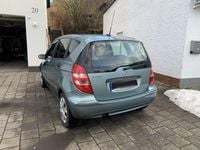 Gebraucht Mercedes A180 Classic 109 PS (80 kW) 2004 Blau Kleinwagen