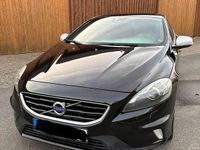 Gebraucht Volvo V40 122 PS (89 kW) 2015 Schwarz Kombi
