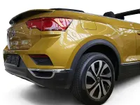 Begagnad VW T-Roc Active 110 HK (80 kW) 2021 Gul SUV