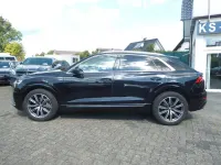 Gebraucht Audi Q8 S-Line 286 PS (210 kW) 2019 Orcaschwarz metallic SUV