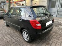 gebraucht Skoda Fabia neuer TÜV, Steuerkette neu, kein Rost.