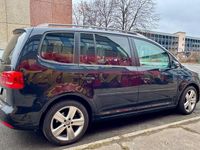 Gebraucht VW Touran Cup 105 PS (77 kW) 2014 Schwarz Van / Kleinbus