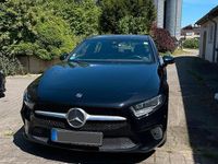 Second-hand Mercedes A200 163 CP (119 kW) 2018 Negru Hatchback