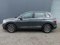 Second-hand VW Tiguan Life 150 CP (110 kW) 2024 Gri SUV