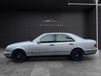 Second-hand Mercedes E280 Elegance 1996 Argintiu Berlinǎ