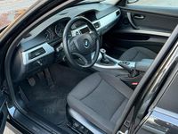 Gebraucht BMW 316 115 PS (84 kW) 2011 Schwarz Limousine
