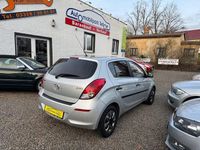 Gebraucht Hyundai i20 Edition 86 PS (63 kW) 2013 Silber Kleinwagen