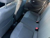 Gebraucht VW Polo Comfortline 75 PS (55 kW) 2015 Schwarz Kleinwagen