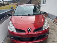Gebraucht Renault Clio II 75 PS (55 kW) 2005 Rot Kleinwagen
