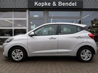 Gebraucht Hyundai i10 Select 67 PS (49 kW) 2021 Sleek silver metallic (metallic) Kleinwagen