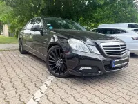 Gebraucht Mercedes E250 Avantgarde 204 PS (150 kW) 2009 Schwarz Limousine