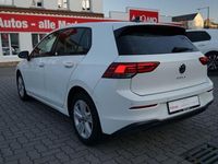 Gebraucht VW Golf VIII Life 131 PS (96 kW) 2022 Weiß Limousine
