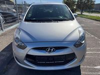 Gebraucht Hyundai ix20 Comfort 125 PS (91 kW) 2013 Silber Kleinwagen