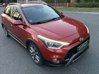 Usata Hyundai i20 Active 120 CV (88 kW) 2016 Arancione Berlina