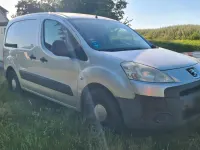 Gebraucht Peugeot Partner 90 PS (66 kW) 2008 Silber Van / Kleinbus