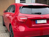 Gebraucht Mercedes A180 122 PS (89 kW) 2013 Rot Kleinwagen