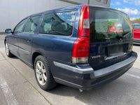 gebraucht Volvo V70 2.4 Benzin 7 Sitzer Automatik Leder SHZ