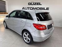 Gebraucht Mercedes B250 211 PS (155 kW) 2014 Silber Van / Kleinbus