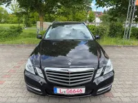 Używany Mercedes E220 170 KM (125 kW) 2012 Czarny Kombi