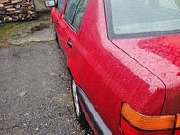 Używany VW Jetta 90 KM (66 kW) 1993 Czerwony Sedan/Limuzyna