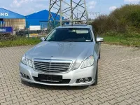 Usado Mercedes E220 Elegance 170 CV (125 kW) 2011 Plateado Berlina