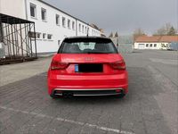 Gebraucht Audi A1 Ambition 122 PS (89 kW) 2013 Rot Kleinwagen