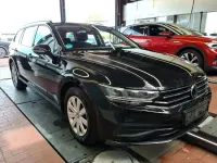 Gebraucht VW Passat 122 PS (89 kW) 2023 Schwarz Kombi