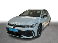 Gebraucht VW Golf VIII R-line 150 PS (110 kW) 2025 Crystal ice blue metallic Limousine