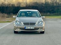 Gebraucht Mercedes C320 218 PS (160 kW) 2005 Gold Limousine