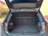 Gebraucht VW Tiguan 193 PS (141 kW) 2024 Grau SUV