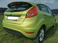 Gebraucht Ford Fiesta Titanium 95 PS (69 kW) 2011 Grün Kleinwagen