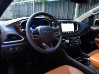 Używany Chrysler Pacifica 359 KM (264 kW) 2023 Biały SUV