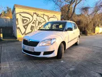 Gebraucht Skoda Fabia Ambition 60 PS (44 kW) 2014 Weiß Kleinwagen