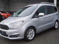 Gebraucht Ford Tourneo Courier Titanium 101 PS (74 kW) 2018 Silber Van / Kleinbus