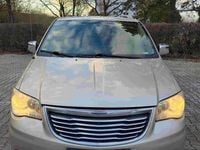 Gebraucht Chrysler Grand Voyager 287 PS (211 kW) 2012 Gold Van / Kleinbus