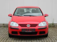 Używany VW Golf IV Trendline 75 KM (55 kW) 2005 Czerwony Sedan/Limuzyna