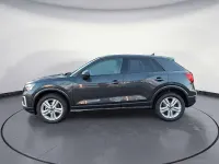 Neu Audi Q2 Advanced Plus 150 PS (110 kW) 2026 Manhattangrau metallic SUV