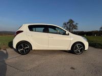 Gebraucht Hyundai i20 Edition 77 PS (56 kW) 2011 Weiß Kleinwagen
