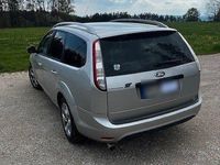 Gebraucht Ford Focus Viva 100 PS (73 kW) 2010 Silber Kombi