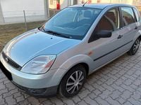 Gebraucht Ford Fiesta 70 PS (51 kW) 2004 Silber Limousine