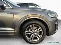 Gebraucht VW Touareg 231 PS (169 kW) 2023 Siliziumgrau metallic SUV