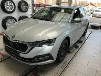 Gebraucht Skoda Octavia First Edition 150 PS (110 kW) 2021 Stribrna brilliant/ brilliants Kombi