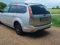 Gebraucht Ford Focus 109 PS (80 kW) 2009 Silber Kombi